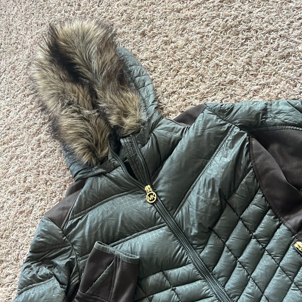 Michael Kors Faux Fur Hood Puffer Jacket Olive Green Snakeskin Print Medium